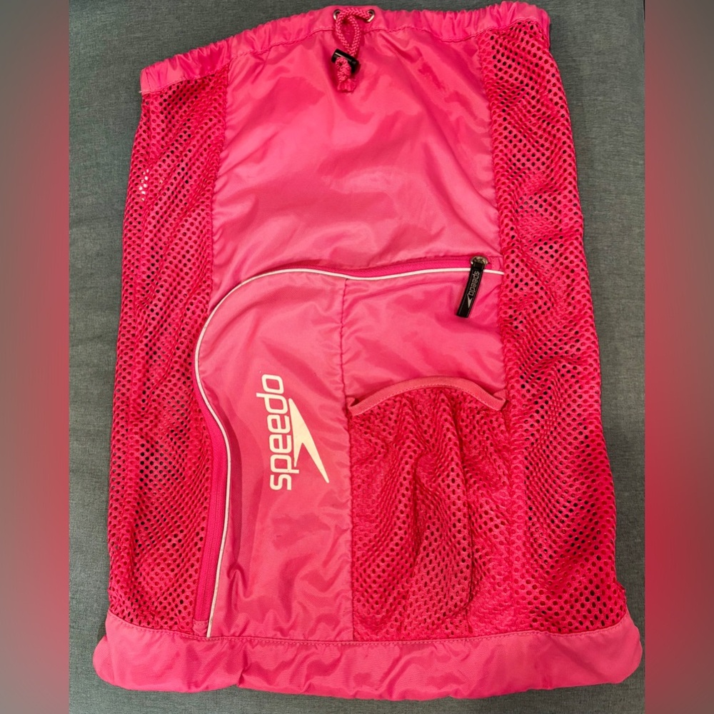 Ventilator Deluxe Mesh Backpack in Pink with Speedo Logo